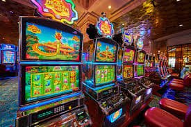 Studio meja langsung Play'n GO dengan dealer profesional dan kamera multi-sudut
